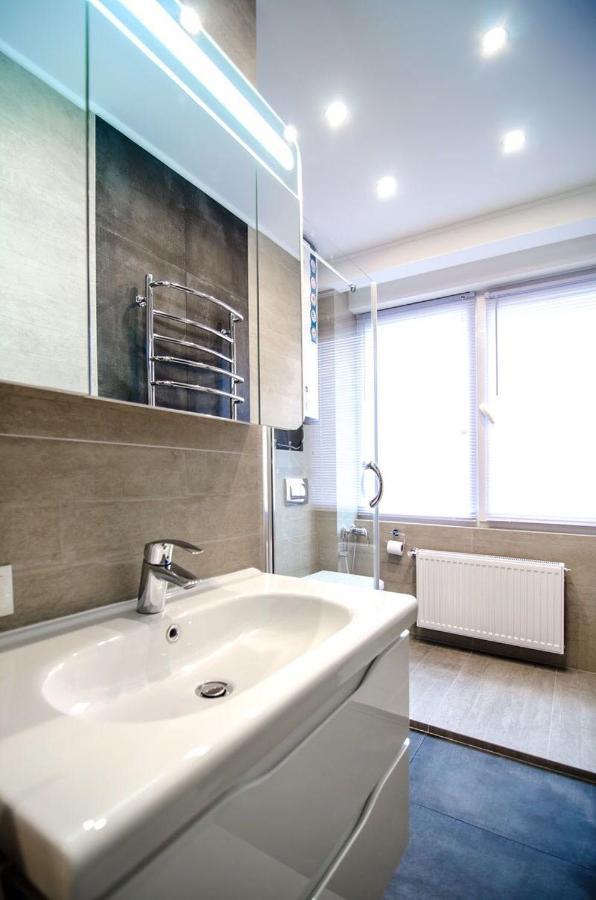 Amazing Apartment In The Center Of Kiev Exterior photo